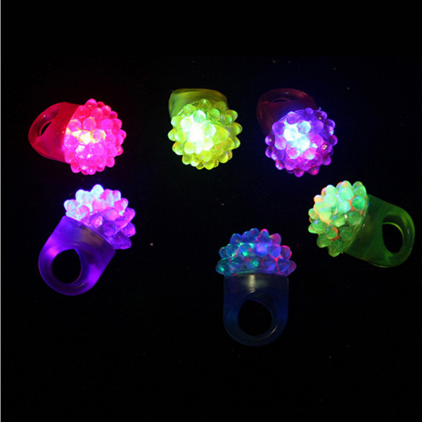 LED Flashing Strawberry Finger Ring Bar DJ Rave Toys Light Up Elastic Rubber Strawberry Blinking Ring for Prom Party toys