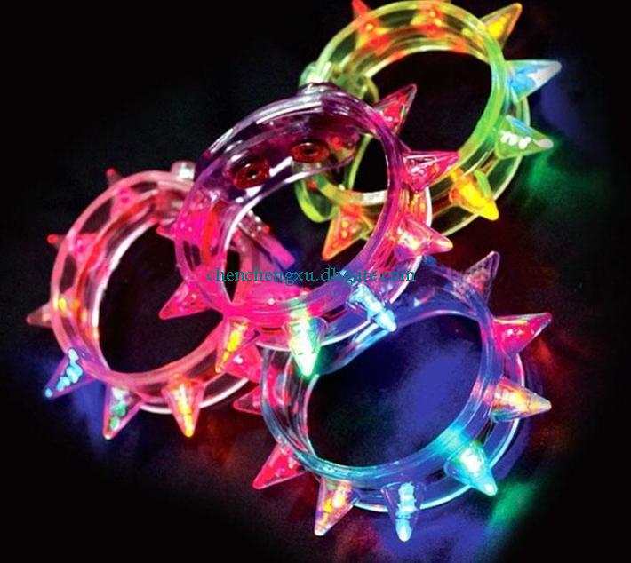 NEW HOT Led Light Up Party Blinking Flashing Spike Bracelet Wedding Bar Rave Blinking Flashing Light gift FOOT Carnival Necklace Toys