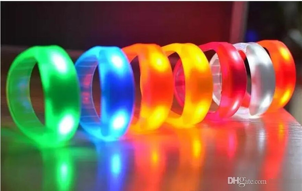 6 Colors Music Activated Sound Control Led Flashing Bracelet Light Up Bangle Wristband Night Club Activity Party Bar Disco Cheer TO346