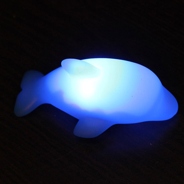 100pcs DHL Cute Dolphin Shape Children Swiming Water Toys Baby Bath Toy Colorful LED Flashing Lamp Change