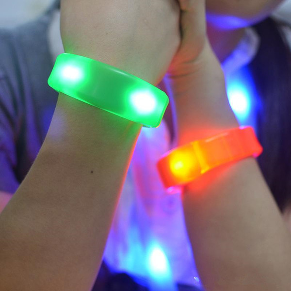 2017 Sound Control Led Flashing Bracelet Light Up Bangle Wristband Music Activated Night light Club Activity Party Bar Disco Cheer toy