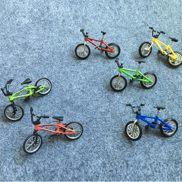 2017 New Arrival Alloy finger bikes Strange new desktop toys finger bicycle for Christmas Gift C3148