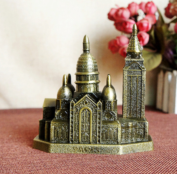 The Notre Dame De Paris Catholic Church Building Model Metal Ornaments Creative Birthday Gift Souvenirs Statuette steeplehouse Select Gift