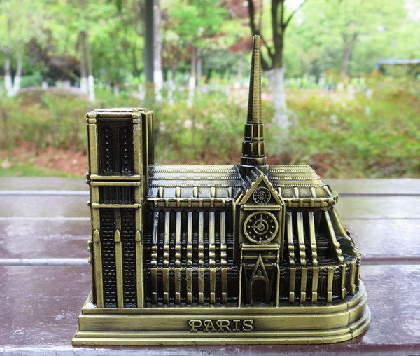 The new model of Notre Dame DE Paris is decorated with zinc alloy handicrafts, French tourist souvenirs, architectural models and toys