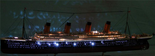 Titanic Model Building Kits Assembly Plastic Ship Model With Electric Motor Lighting Device 1:550 Electric Tit Free Shipping