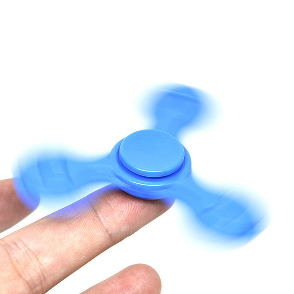 Factory direct new color multi-style finger gyro toy decompression fingertip spiral rotation hand flying spinner 7cm