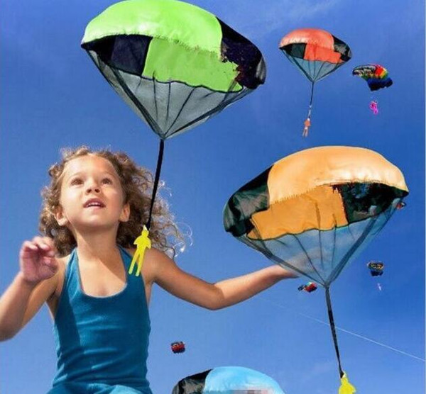 Random color PVC outdoor skydiver children throwing toy parachute soldier man hand throwing parachute for kids sport toys opp bag package