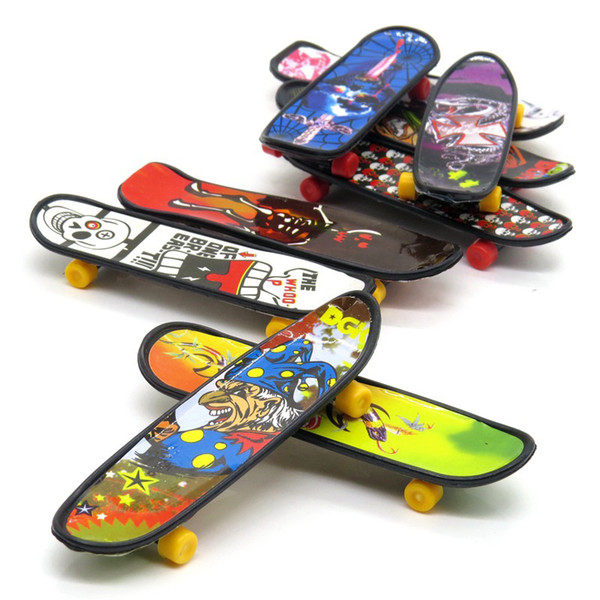 Mini Finger Skateboard Fingerboard KIDS TOY Kid finger sport Scooter Skate Party Favors Educational Gift Toys LC844