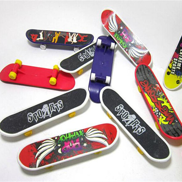 High quality cartoon mini Finger skateboard children motion alpinia oxyphylla toys factory direct sales random Toys