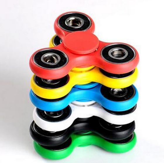 Fingertip rotating gyro EDC decompression toys fingertips toys Colors are shipped randomly