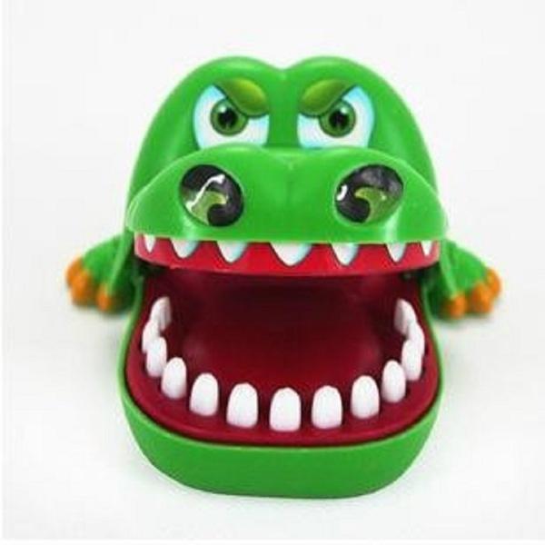 2018 New Creative Chidlren Kid Crocodile Mouth Dentist Bite Finger Game Funny Toy