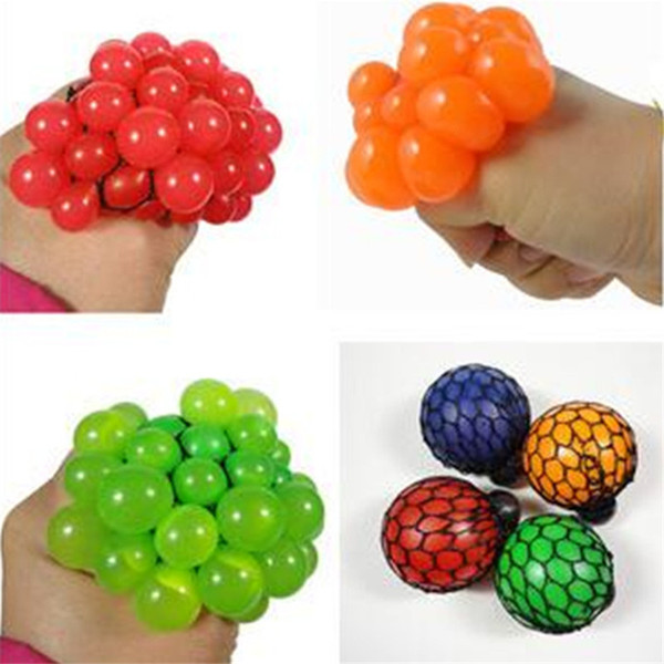 Random color April Fool entire toy vent toys Funny creative water polo vent grapes ball 