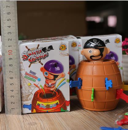 The pirates barrels,New prankster game toys, children's funny puzzle toys,two size, height 11cm and 9cm