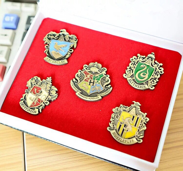 Metal Harry Potter Insignia 5 Roles/Set Badge Metal Gryffindor Hufflepuff Slytherin Ravenclaw and Hogwarts Halloween Cosplay Novelty Toy