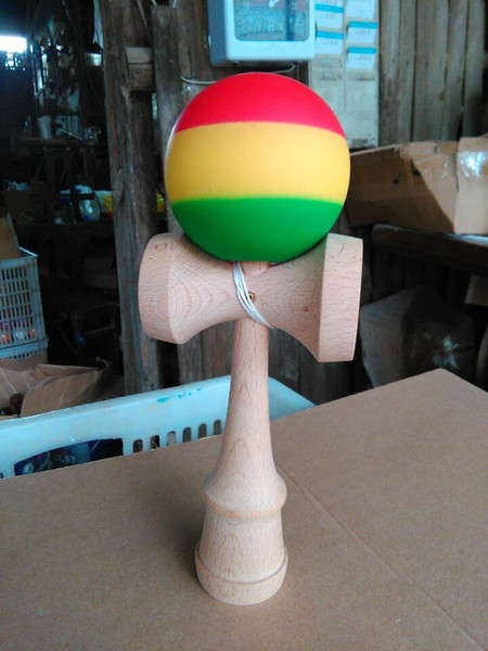 100pcs High quality Funny Japanese Traditional Wood Game Toy rainbow kendama rubber rasta kendama three colors for adult