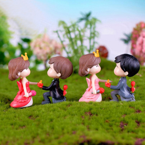 Bride and Groom Couple Figurines Miniatures Marry Me Propose Marriage Ornaments Crafts Fairy Garden Bonsai Dollhouse Wedding Decorations