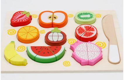 Kids see vegetables and cut fruit Variety of fruit toys in every kitchen Suitable for children aged 3-4 years