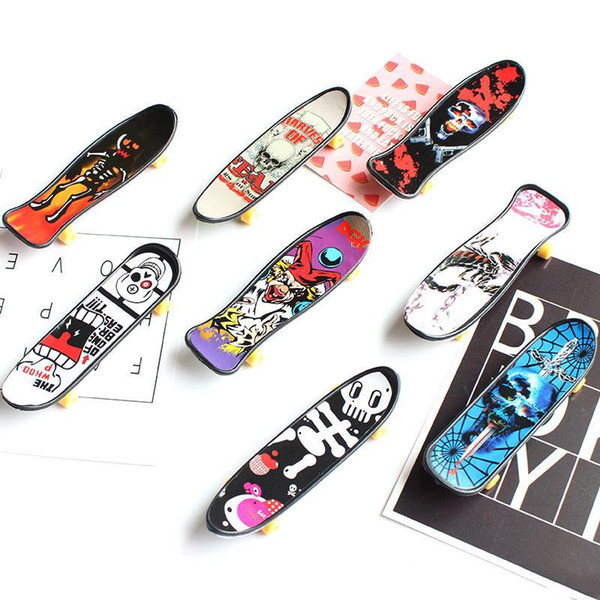 High quality novelty cute mini children toys skateboard athletic finger skateboard gifts for the children 