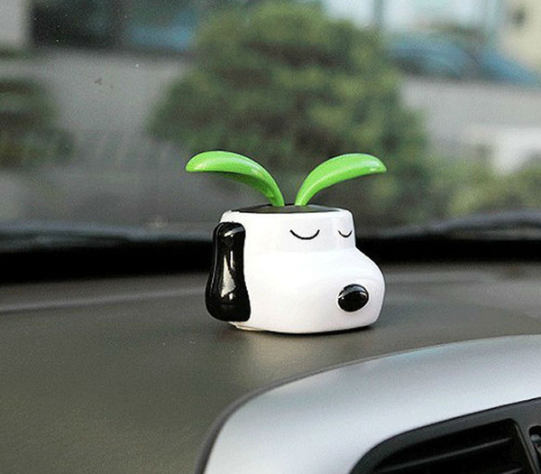 2016 new Solar Energy Toys Wholesale-Genuine car decoration Snoopy dog Sun Flower solar Bobblehead cartoon series free shipping