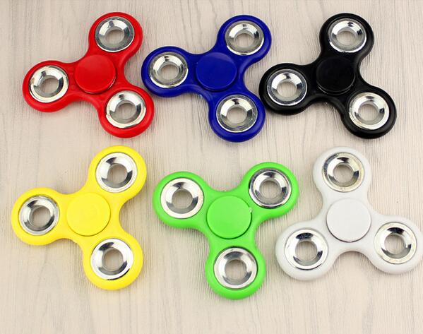 2017 wholesale colorful new funny finger toy fidget toy hand spinner fidget spinner toy with retailed box