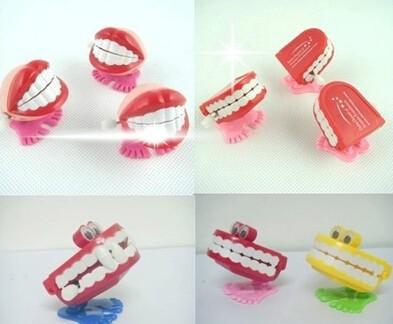 NEW Jump teeth creative toy children clockwork funny jump mouth Wind-up Toys