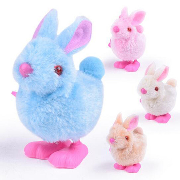 Small gifts, stalls, hot toys, toys, chains, little toys, cute, creative chains, clockwork, stuffed rabbits.