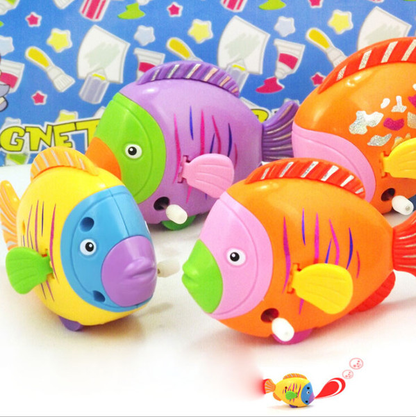 Swimming fish on the chain colorful fish children's clockwork toy Baby small toy clockwork small fish will move the tail wholesale