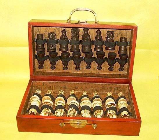 Wholesale Cheap Chinese Qing Dynasty Army Style 32 Bull-Bone Pieces Chess Set & Wood Box