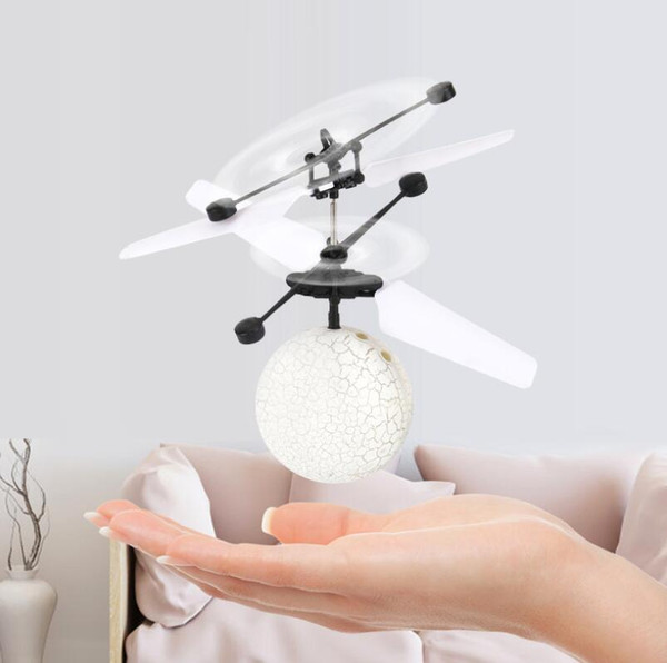 Easy Operation Vehicle Flying RC Flying Ball Infrared Sense Induction Mini Aircraft Flashing Light Remote Control UFO