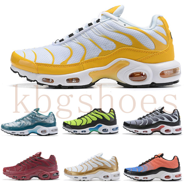 Hot 2019 Air Plus Shoes Cheap Men Tn Plus Running Shoes New Design Black White Chaussures Tn QS Red Sneakers Sports Trainers Zapatillaes
