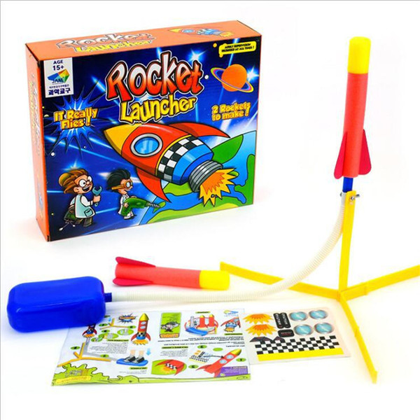 EVA bazooka used pressure to push the rocket into the air, and outdoor sports toys could be played together.