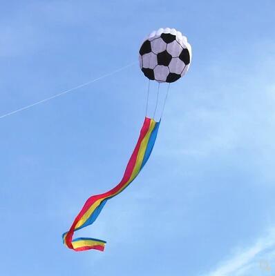free shipping football kite nylon ripstop outdoor toys flying kids kite string parachute kites windsocks kiteboard cometa koi