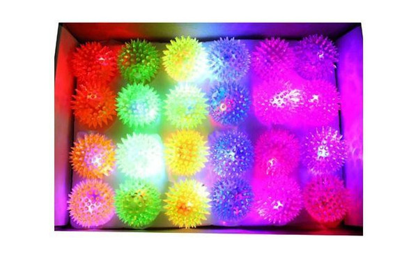 Flashing Light Up Spikey High Bouncing Balls Novelty Sensory Hedgehog Ball free shipping TY146