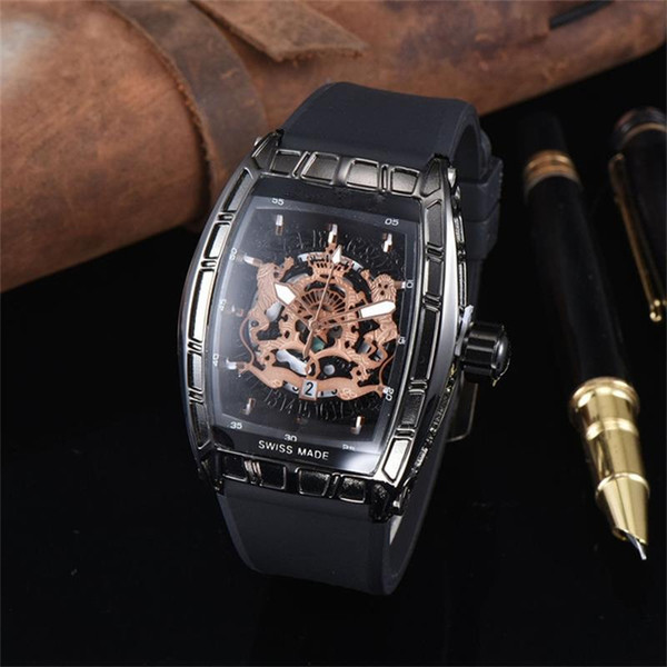 2020 New fashionable hollow dial Men woman Quartz Watches casual Rubber strap Quartz Watches Designer men Quartz Watches wholesale