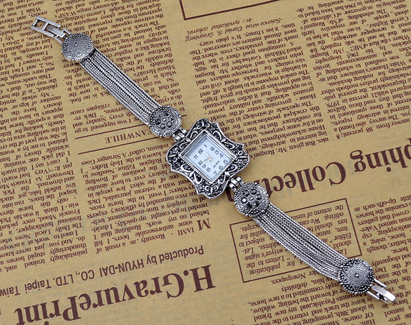 Fashion & Casual Silver Plated 2 Styles Wide Layered Chain Vogue Round Bracelet Carved Flower Rhinestone Quartz Wristwatches Jewelry