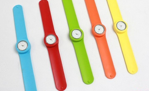 100pcs a bag When volume Shu silicone ring pops watch children and adolescents fun watches, fashion quartz watch multicolor