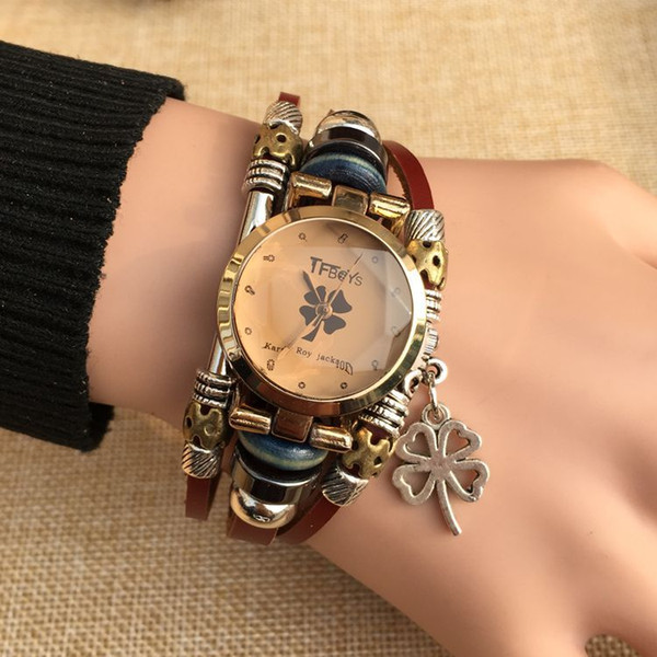 2017 New ladies ladies fashion watch fashion leather retro student cartoon bracelet watch casual lady quartz diamond watch