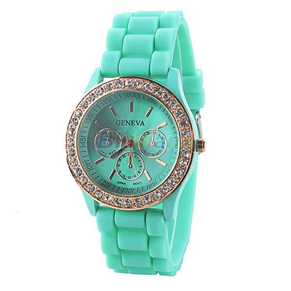 The New Silicone Geneva Lady Watch Fashion Phnom Penh Set Auger Woman Watch Girl Circular Watch Wholesale Spot Supply Heat In 2015