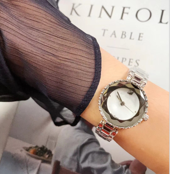 2019 new trend small dial Shijia ladies watch quartz watch small swan diamond bracelet fashion watch