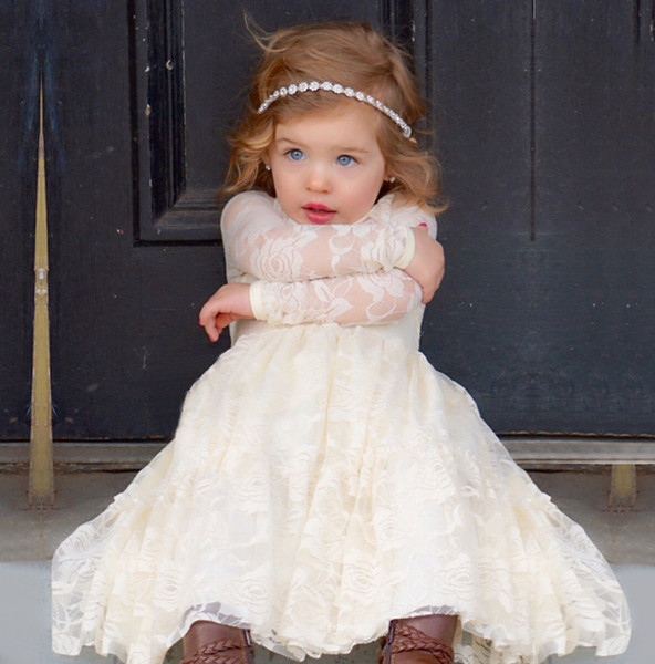 2018 New Beach Flower Girl Dresses White Ivory Boho First Communion Dress For Little Girl V-Neck Long Sleeve A-Line Cheap Kids Wedding Dress
