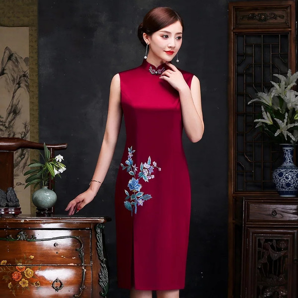 High-end silk embroidery qipao Shanghai 2018 summer new style knot wedding banquet happy mother-in-law long style two pieces