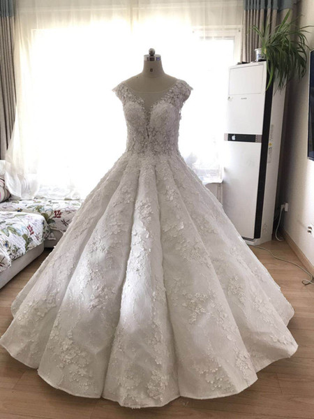 Wedding Dresses 2019 3D Flowers Lace Crystals Beaded Bridal Gowns Waves Ruffles White Ball Gowns Lace Appliques Wedding Gown