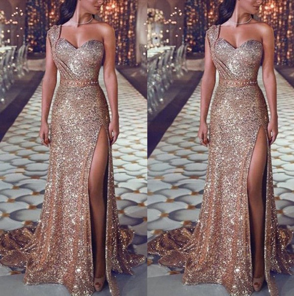 In , new European and American dresses, explosive sexy one-shouldered sleeveless skirts, gilded open-forked skirts, factory promotions.