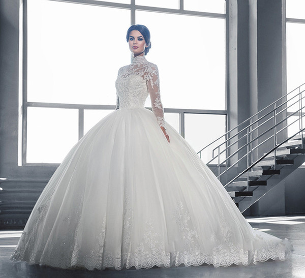 Factory wholesale luxury lace shoulder long-sleeved bride tail wedding dress 2017 new style one by one