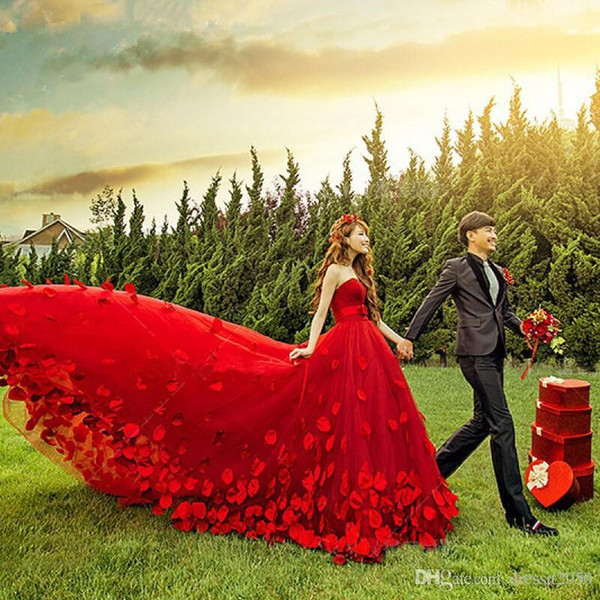Enthusiastic Red Tulle Sweetheart Petal Long Train Wedding Dresses Bridal Gown Wedding Photography Dresses Photo Shoot Dresses W812006