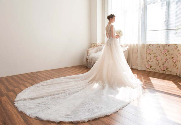 Jihan original runway design premium custom European and American fishtail light wedding dress three-piece set of big pendulum removable
