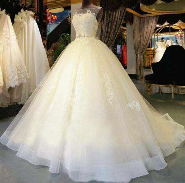 Extravagant Applique Long Ball Gown Wedding Dress Cap Sleeveless O-Neck Blackless With Appliqued Sash Bow Bridal Dresses Bride Dress
