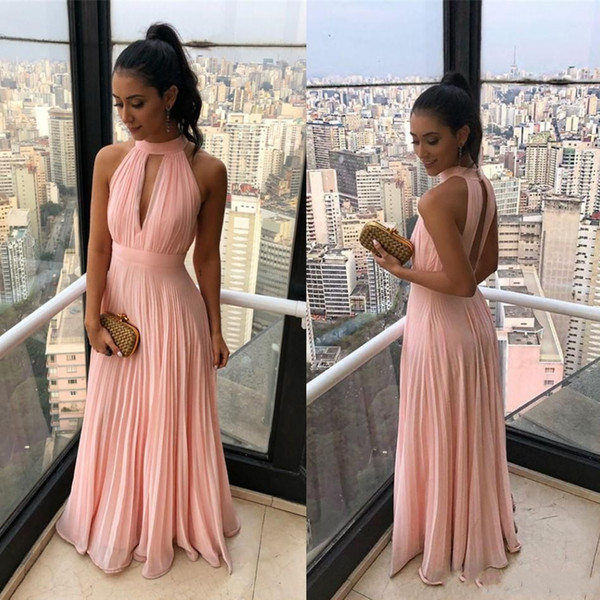 Pink Beach Boho Chiffon Bridesmaid Dresses A Line Halter Neck Pleats Flowy Chiffon Long Maid of Honor Plus Size Evening Gowns BC1239