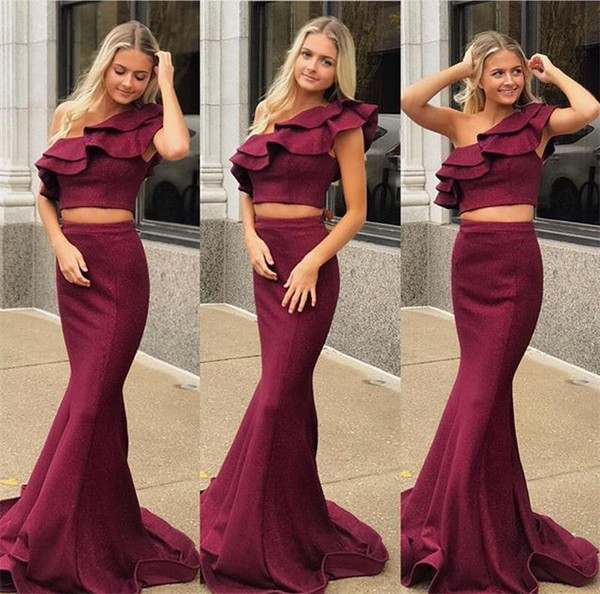 Two Piece Burgundy Mermaid Bridesmaid Dresses New One Shoulder Floor Length Cascading Ruffles Sleeveless Wedding Gowns Bridesmaid Dress