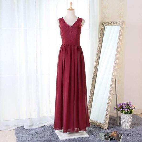 Designer Burgundy Chiffon Bridesmaid Dresses Floor Length Simple V Neck Sleeveless Maid of Honor Gown Ruched Wedding Guest Dress BM0219